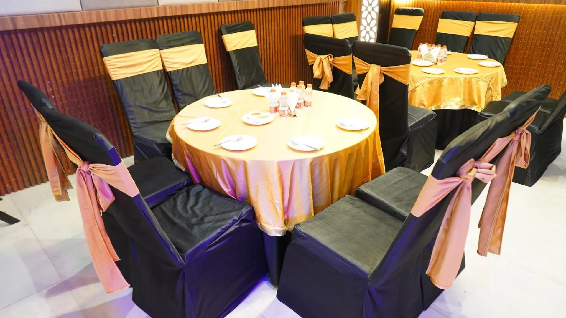 ***  Hotel Stay Well Zirakpur Ramgarh  India